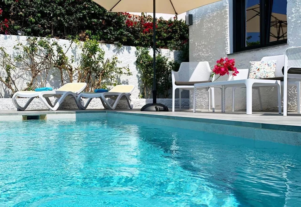 הוילה נרחה Wonderful House By The Sea ספרד