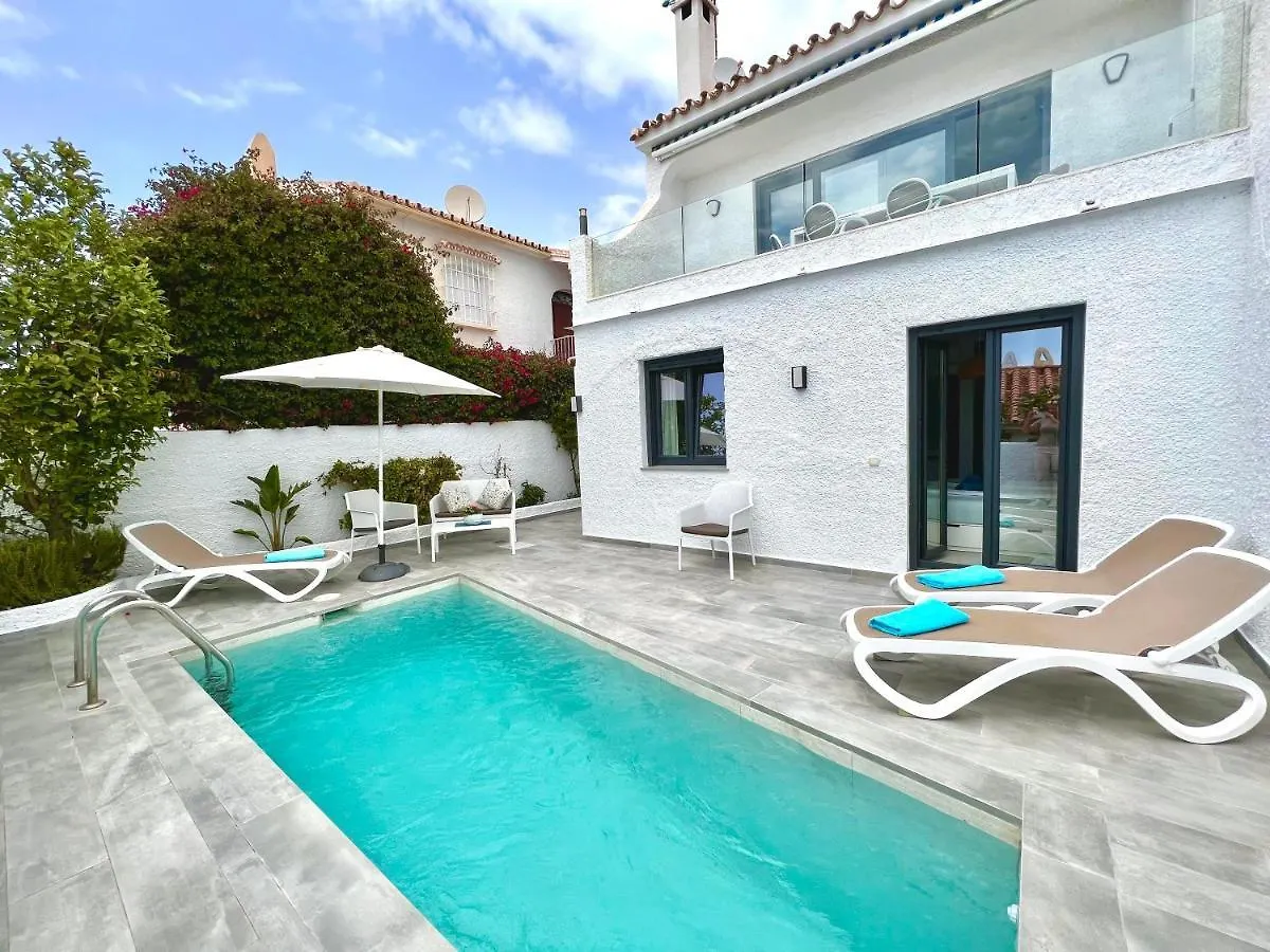 הקונטקטים של Wonderful House By The Sea